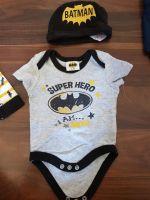 Batman Babyset Mütze, Body & Schlafanzug 0-3 Monate Berlin - Treptow Vorschau