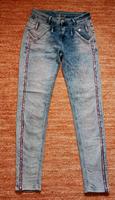 Tredy Jeans mit Strass und Pailletten Größe 38 (38-40) Neuwertig Rheinland-Pfalz - Laubenheim Nahe Vorschau