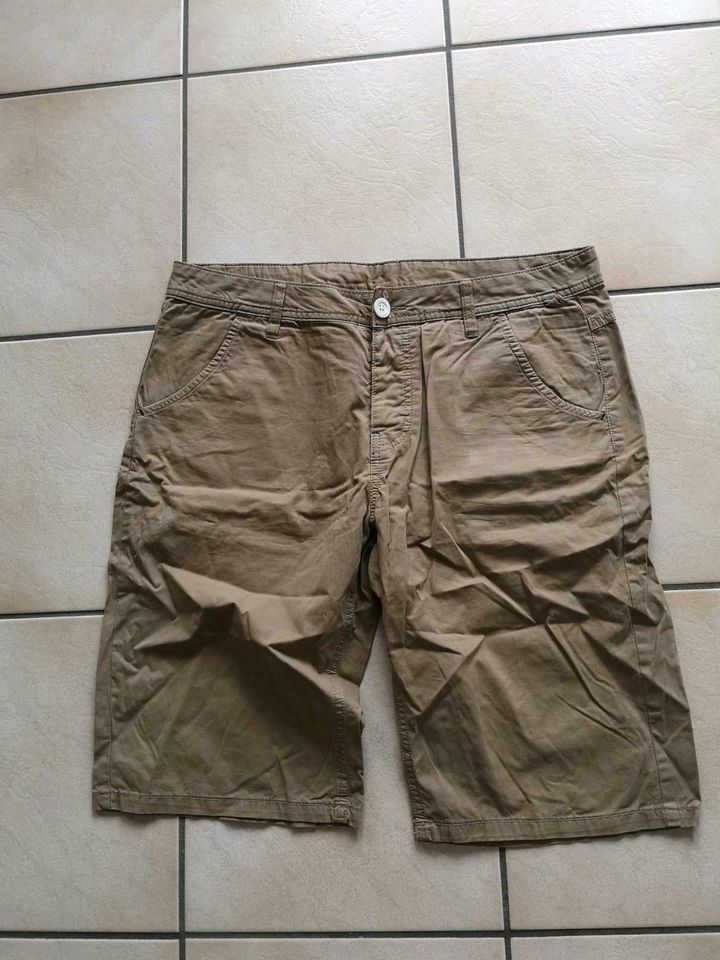 Kurze Hose von Review in Größe L beige in Maintal