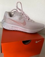 Nike Damen  Sneaker Laufschuhe Revolution Gr.36,5 US Gr.6 Niedersachsen - Belm Vorschau