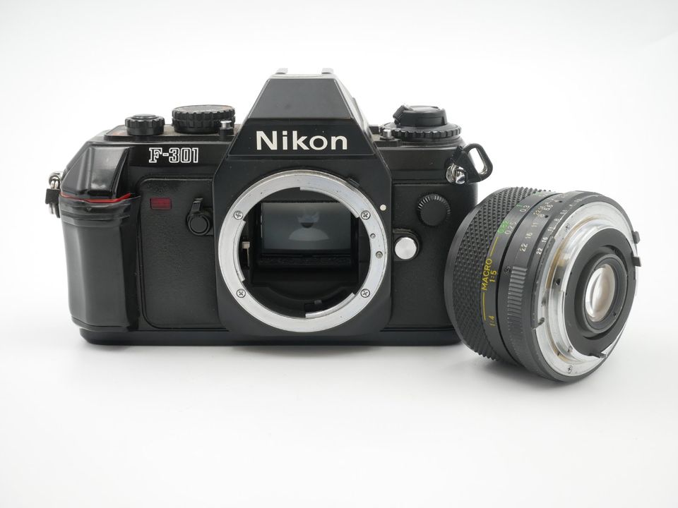 Nikon F-301 + Soligor 24mm F2,8 Objektiv, gebraucht in Göppingen