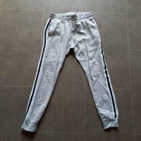 Jogginghose Größe 158 von H&M gebraucht Niedersachsen - Oetzen Vorschau