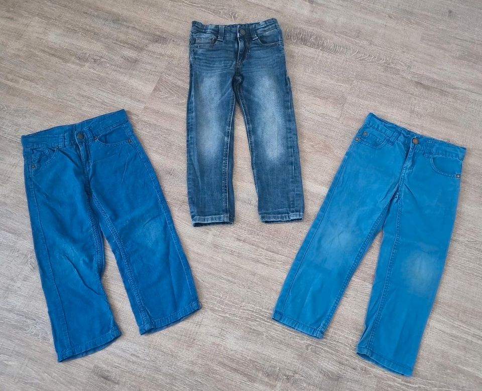 Set 3 lange Hosen Größe 104 in Leichlingen