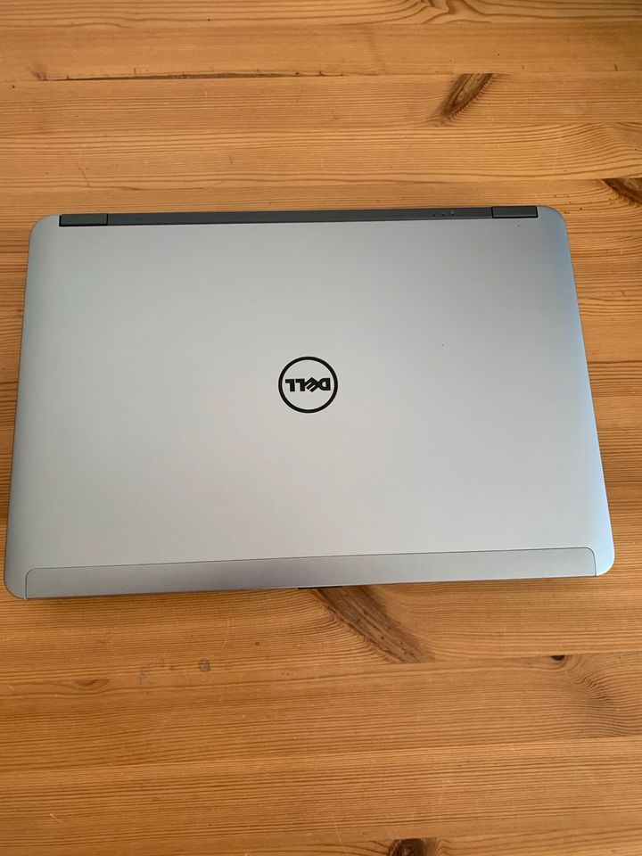 Dell Laptop mit Core i5 Prozessor & 14-Zoll-Bildschirm in Berlin