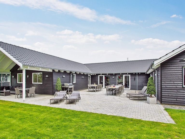 Ferienhaus mit Pool in Kappeln (Ostsee) für 20 Personen + 2 Hunde in Kappeln