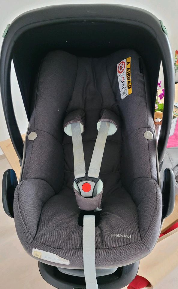 Maxi - Cosi Babyschale, Kindersitz und Isofix - Stadion in Rosenfeld