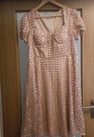 Kleid mit Sweetheart Aufschnitt, Puffärmeln, Pailette Nordrhein-Westfalen - Soest Vorschau