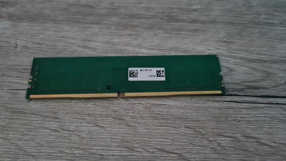 Crucial DDR4-2133 RAM 8gb voll einsatzbereit in Mönchengladbach