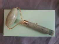 Mèlusine Paris Melusine Magic Jade Roller Massage Gesichtspflege Hessen - Ober-Ramstadt Vorschau