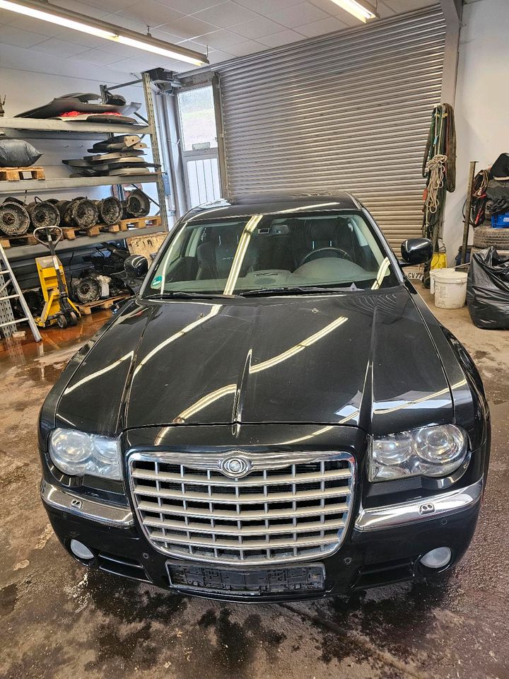 Chrysler 300c 3.0 crd srt schlachtfest schlachtfahrzeug Teile in Iserlohn