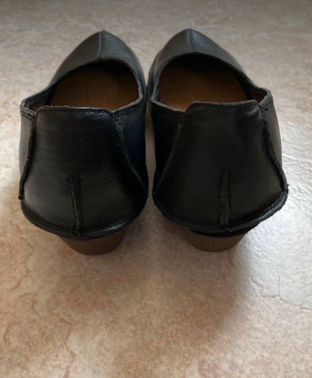 Clarks Schuhe Pumps Leder schwarz Neu in Berlin