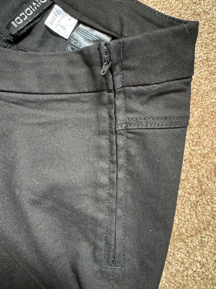 H&M 7/8 Stoffhose Gr. 38 schwarz in Dassow