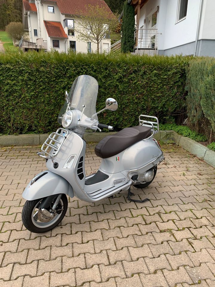 Piaggio Vespa GTS 300 i.e. Touring TÜV neu in Nagold