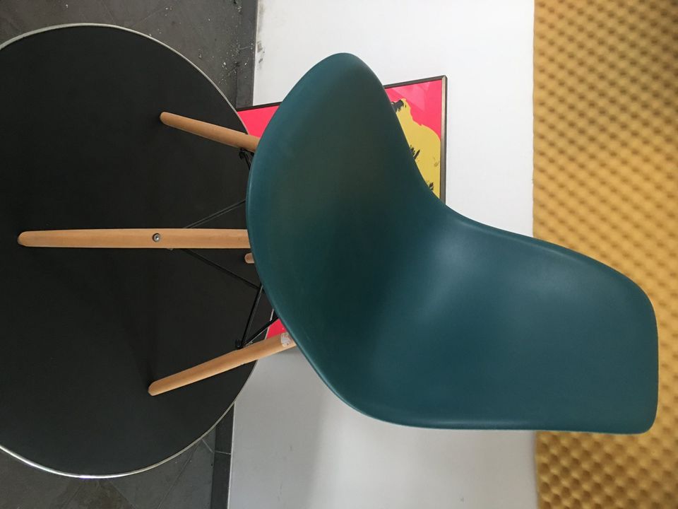 Esszimmerstuhl Dsgn. Eames Plastic Side Chair Stuhl in Willich