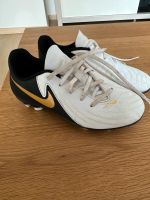 Nike Phantom Fußball Schuhe Kinder, 34, US 2.5 Hessen - Herborn Vorschau