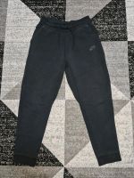 Nike Tech Fleece Hose Gr. 158-170 cm Hessen - Erlensee Vorschau