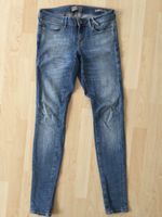 Guess jeans 27 neuwertig Frankfurt am Main - Nordend Vorschau