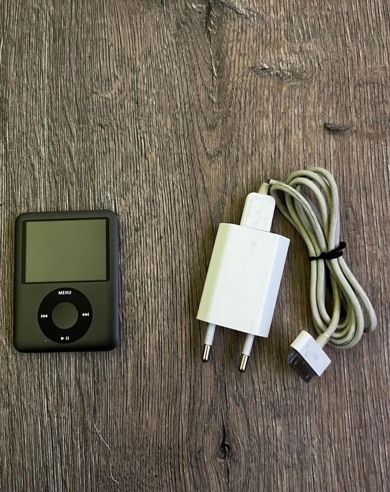 Apple iPod Nano | 3. Generation | Schwarz / Anthrazit | 8 GB in Birkenau