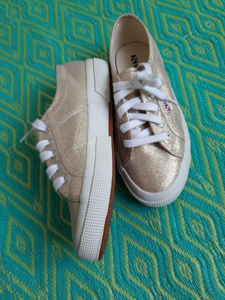 SUPERGA Schuhe, Turnschuhe, Sneaker, Schnürschuhe Gold Gr. 36 NEU in Trossingen