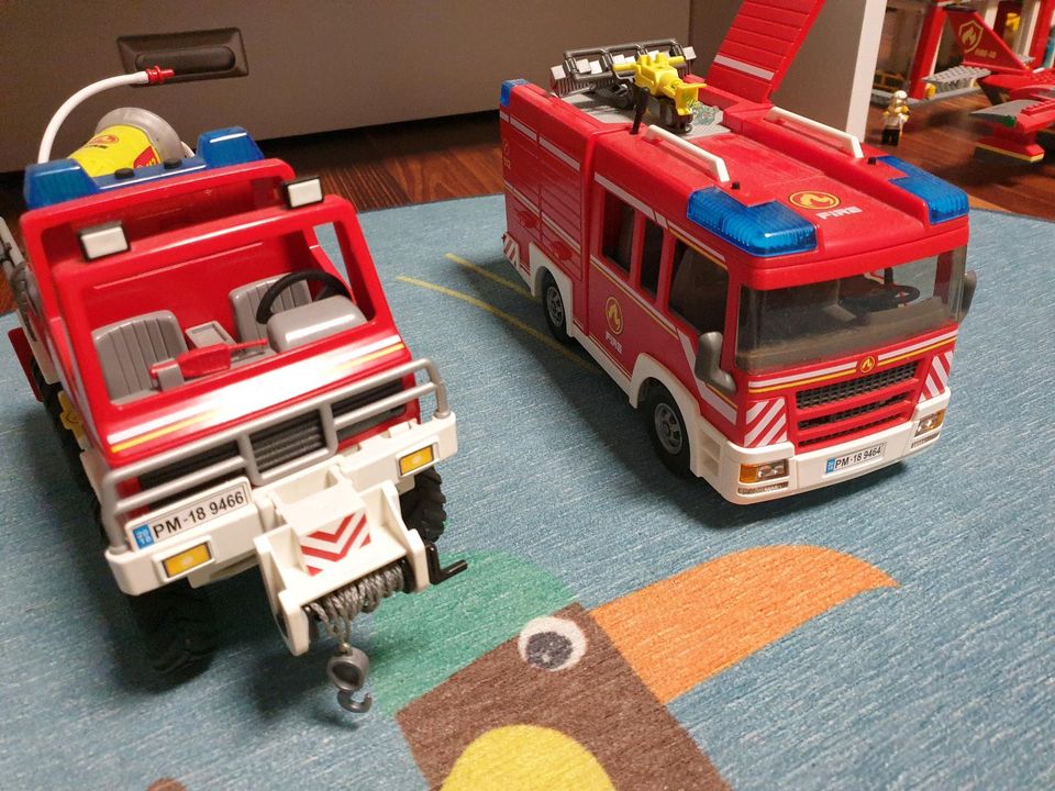 Playmobil Feuerwehr - Truck 9466 + Feuerwehr- Rüstfahrzeug 9464 in Wolfen