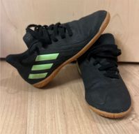 Kinder Hallen Schuhe von Adidas in Gr.28 Hessen - Homberg (Efze) Vorschau