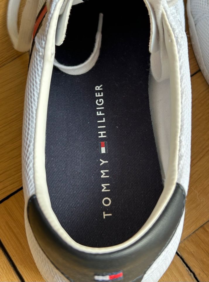 Tommy Hilfiger Essential Flag Detail Sneaker Gr. 43 in Dresden