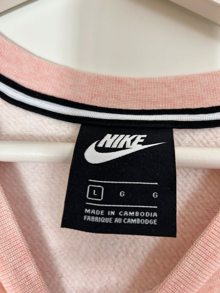 Nike Pullover hellrosa ungetragen, Gr. L in München