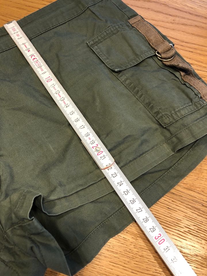 Shorts kurze Hose grün S Taschen in Oststeinbek