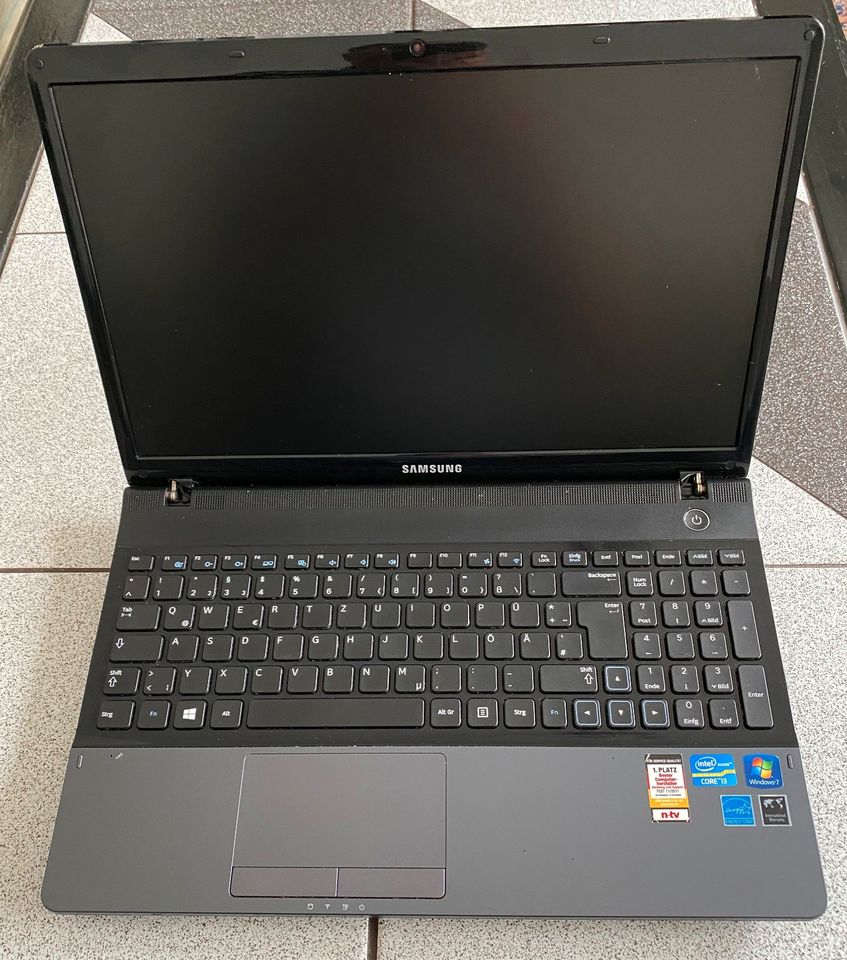 Samsung Notebook NP300E5C Laptop defekt in Celle