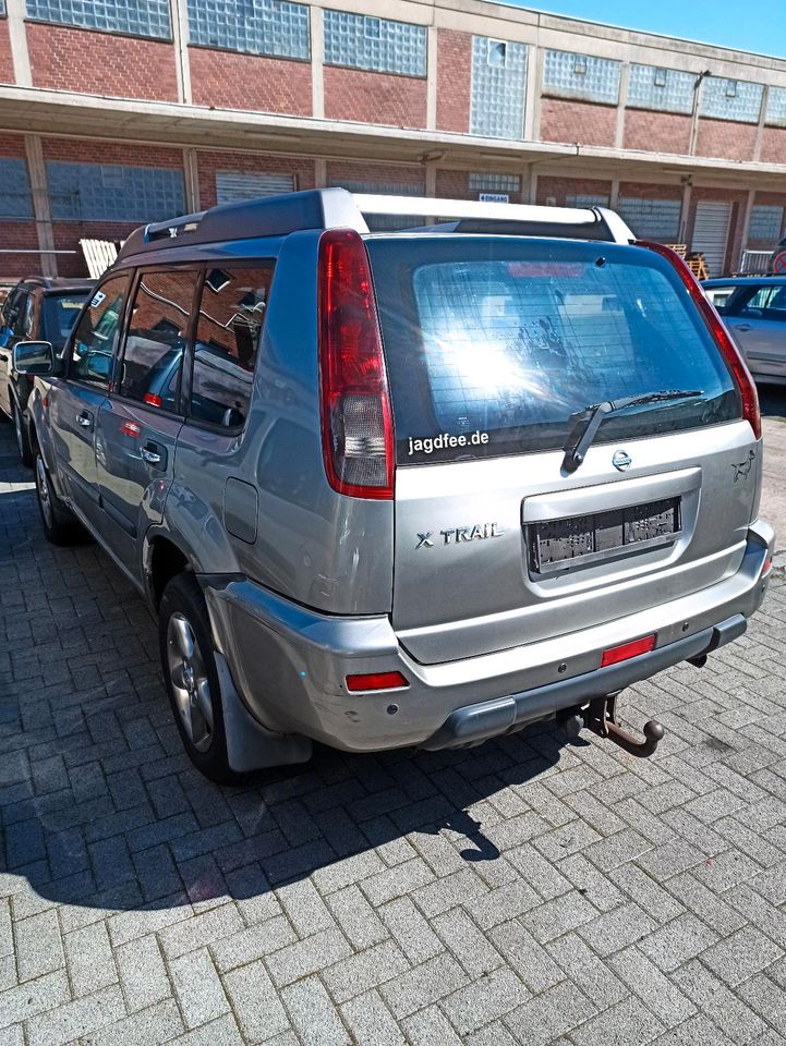 Nissan X trail / Schlachtfest (156) in Neuss