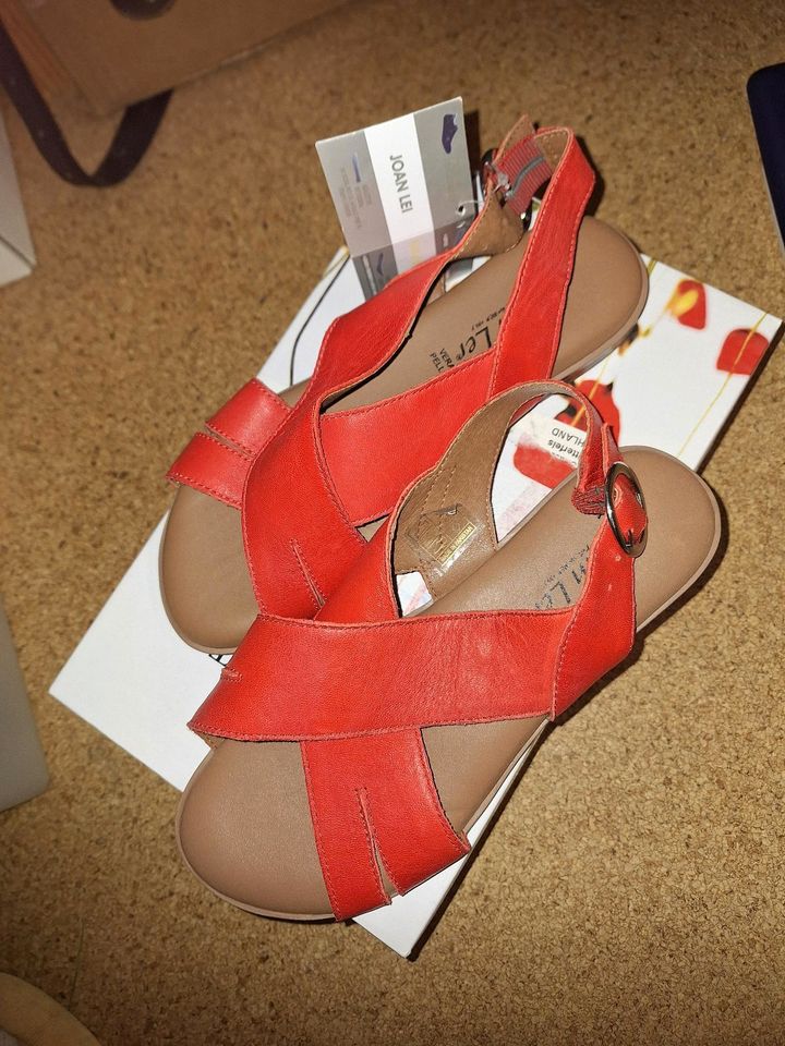 Sandalen, rot Gr.37,5 uk 4,5 NEU Leder in Mitterfels