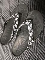 USA Crocs Flip Flips Frangipani Plumeria Gr. 7 / 37 neuwertig Hessen - Hattersheim am Main Vorschau