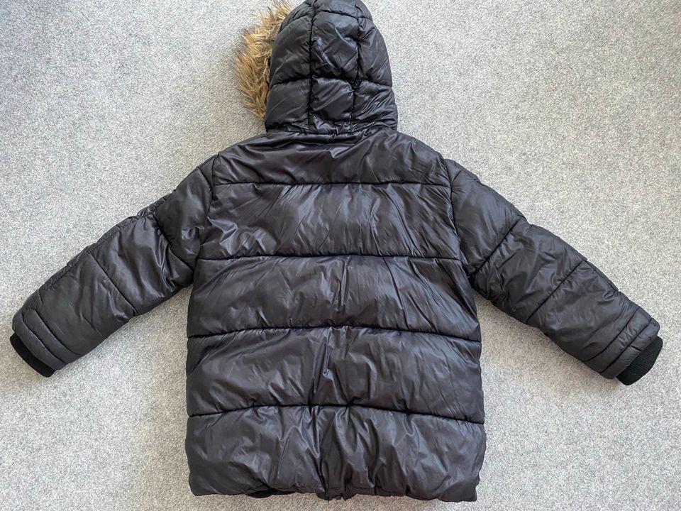 Reserved Kinder Winterjacke Steppjacke, 128 in Berlin