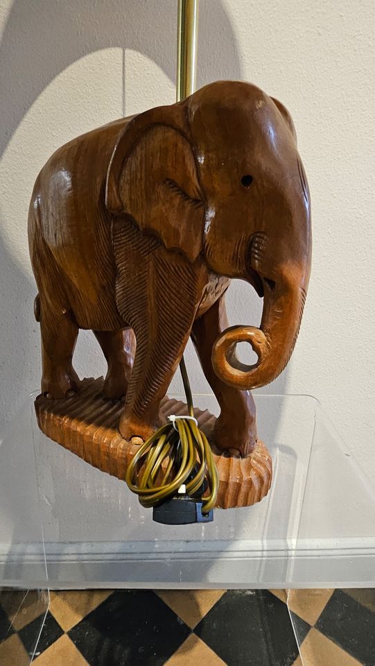 große vintage Teak Elefanten Tischlampe Tischleuchte in Hamburg