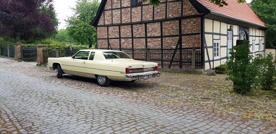 Lincoln Continental Town Coupé 1976 in Rietberg