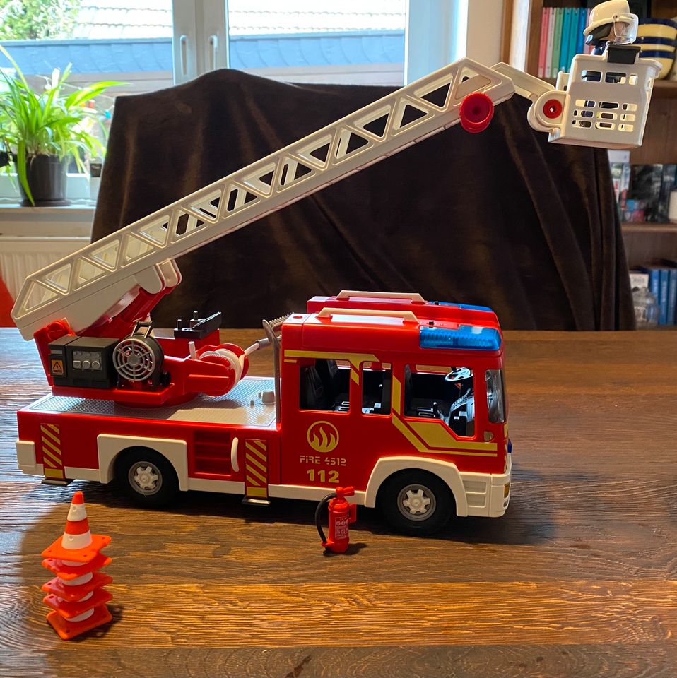 Playmobil 5362 Feuerwehr Leiterwagen mit Sound- und Lichtanlage in Neuss