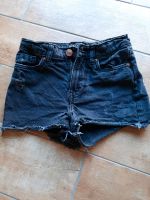 Kurze Jeansshorts in schwarz in der Gr 134 Bayern - Hofheim Unterfr. Vorschau