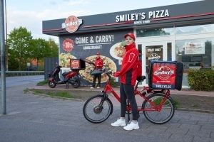 Roller Fahrer oder Fahrrad Fahrer gesucht für Smileys Altona in Hamburg