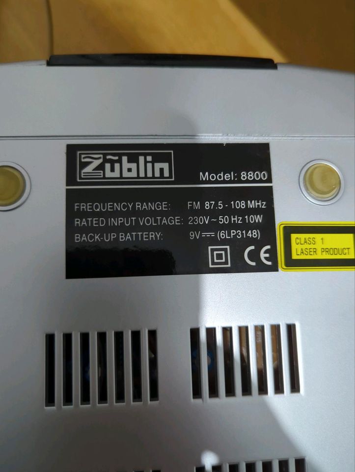 FM Radio / CD Player Zublin 8800 Stereo in Remagen