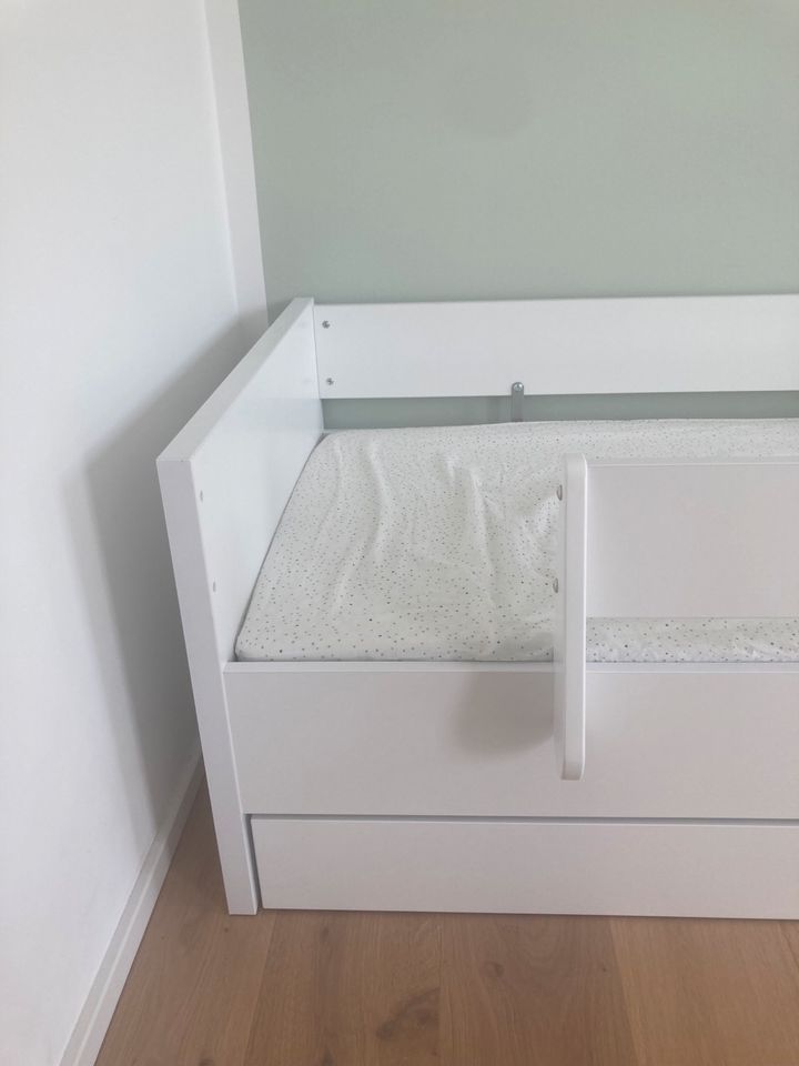 Paidi Gitterbett/ Babybett mit Juniorbett Umbausatz in Edenkoben