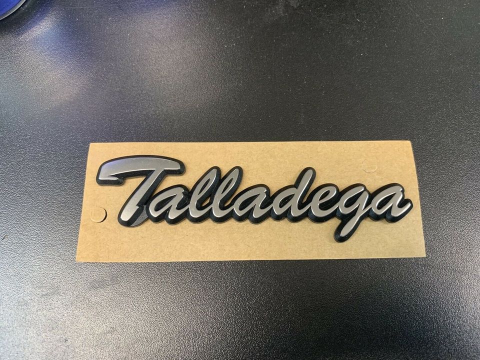 Saab 900 9000 Talladega Emblem NEU NOS in Lemgo