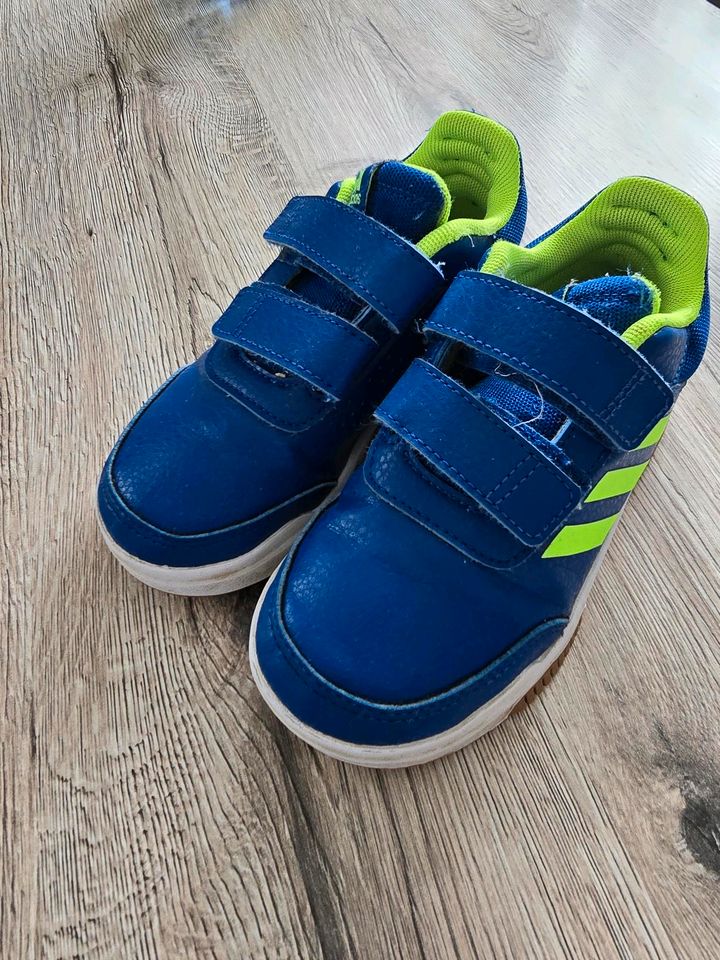 Original Adidas Schuhe Größe 28 in Halle