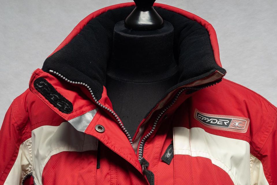 Spyder Skijacke Winterjacke Snowboard Thermojacke 38 rot creme in Altenstadt