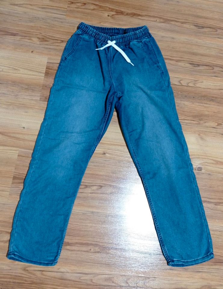 3 Stück H&M Jeanshosen Jeans Hose Gr. 158 - neuwertig in Röbel