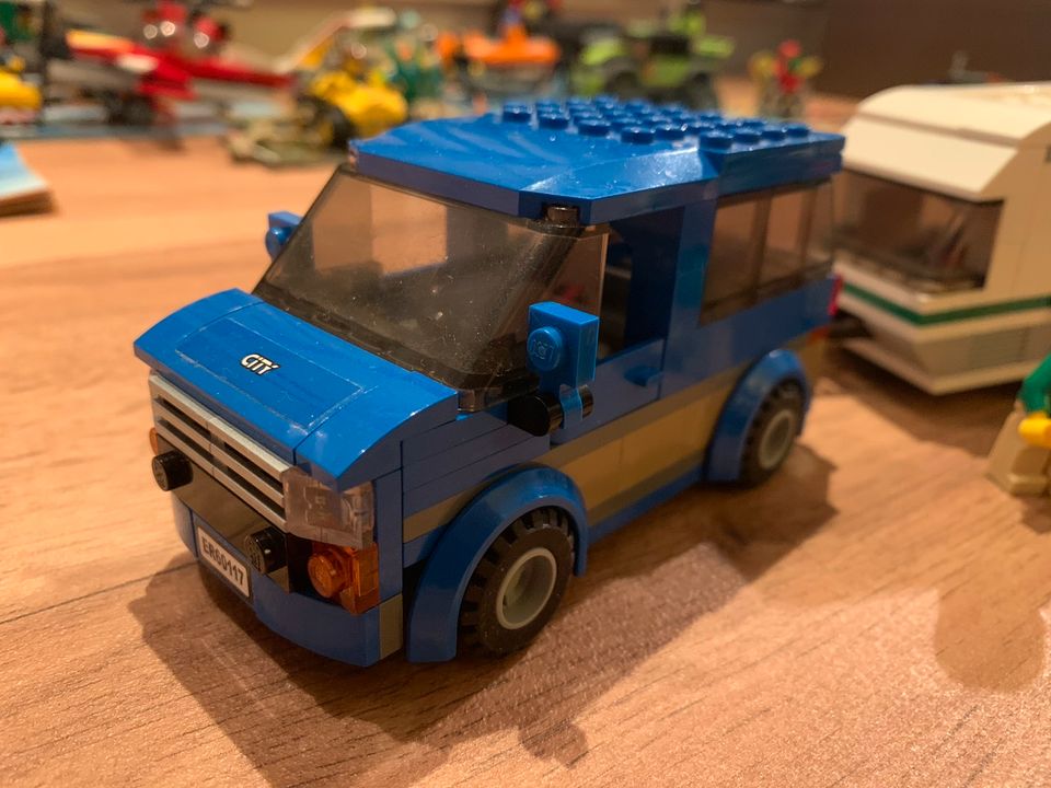 Lego City Wohnwagen Camper 60117 - vollständig in Stuttgart