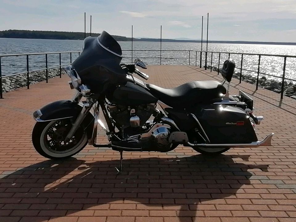 Harley Davidson Electra Glide Ultra Classic FLHTCU in Großdubrau