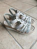Sandaletten Sandalen Keilabsatz *NEU* Größe 38 Baden-Württemberg - Hilzingen Vorschau