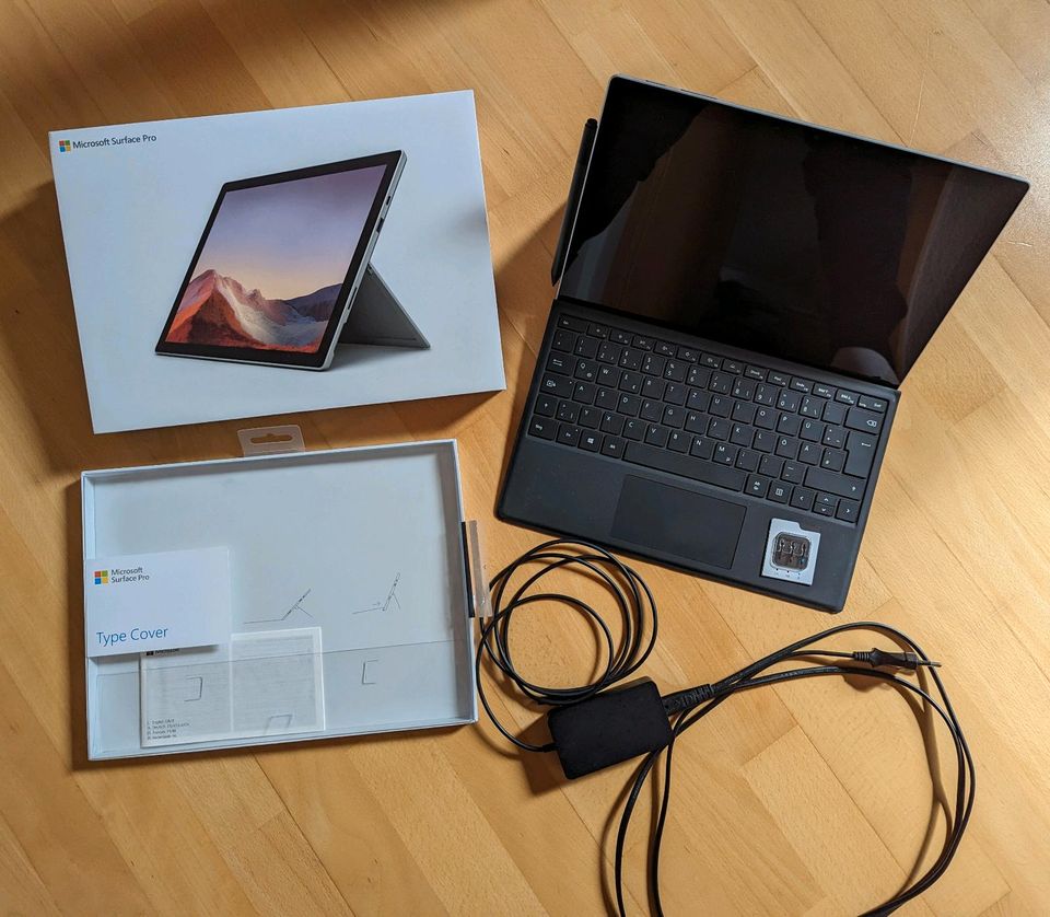 Microsoft Surface Pro 7 i5 mit Tastatur, Stift und Hülle in Ölbronn-Dürrn