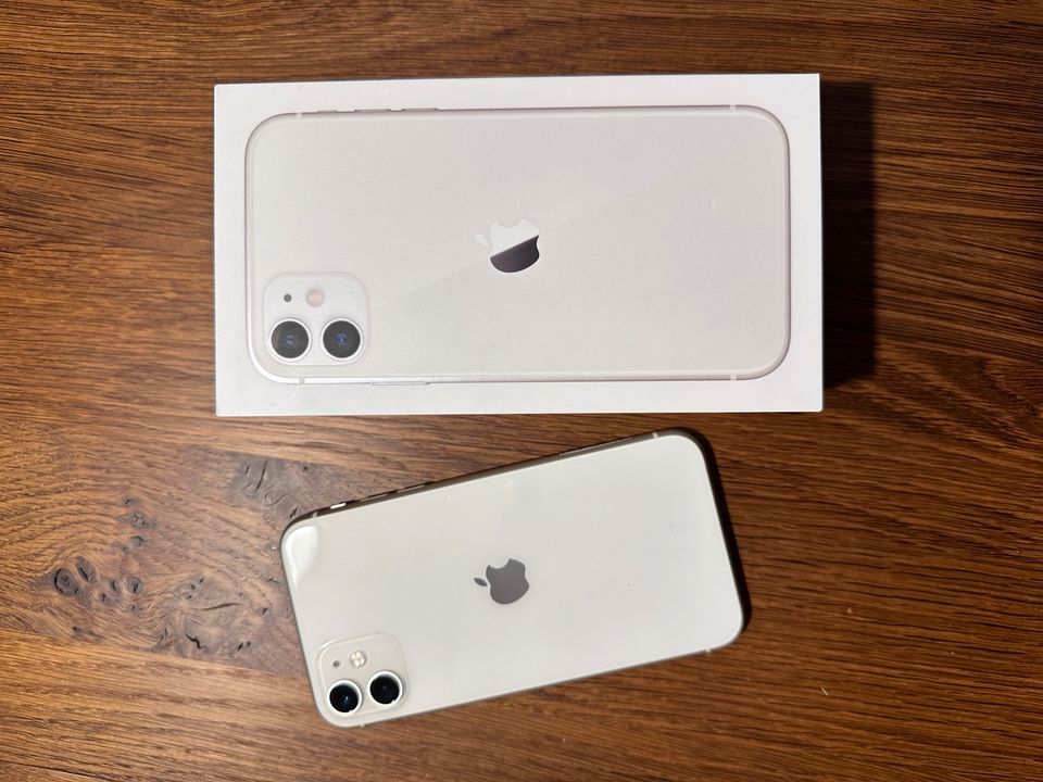 iPhone 11 64 GB, weiß Polarstern in Borken
