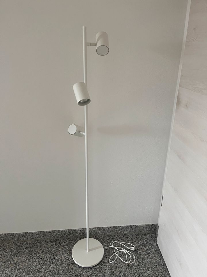 IKEA NYMANE Standleuchte Stehlampe weiß in Bergkirchen